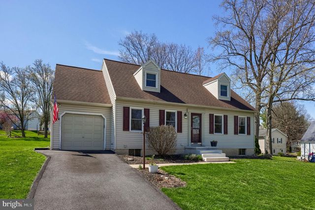 142 HOSTETTER LN, Lancaster, PA 17602