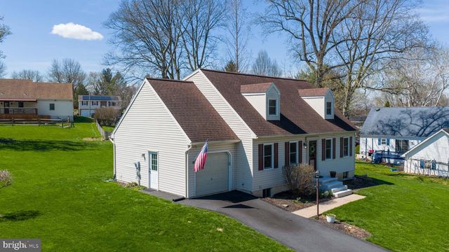 142 HOSTETTER LN, Lancaster, PA 17602