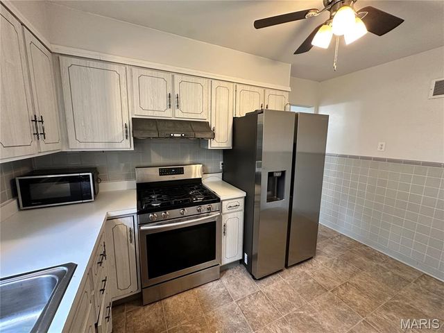 3951 E Dallas Court, Unincorporated, MO 63125