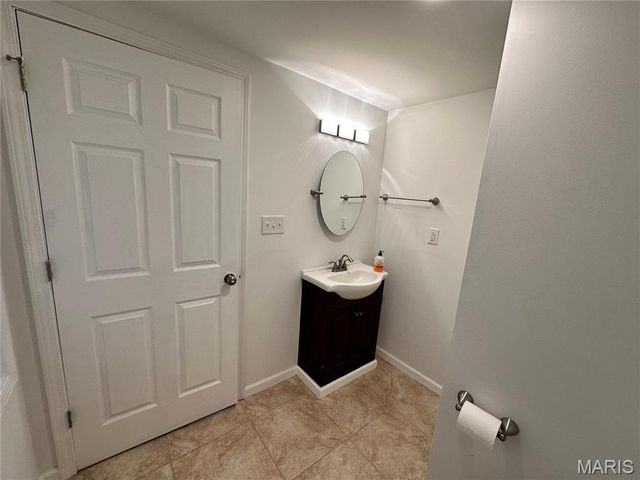 3951 E Dallas Court, Unincorporated, MO 63125