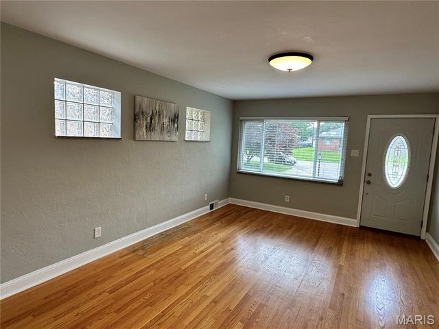 3951 E Dallas Court, Unincorporated, MO 63125