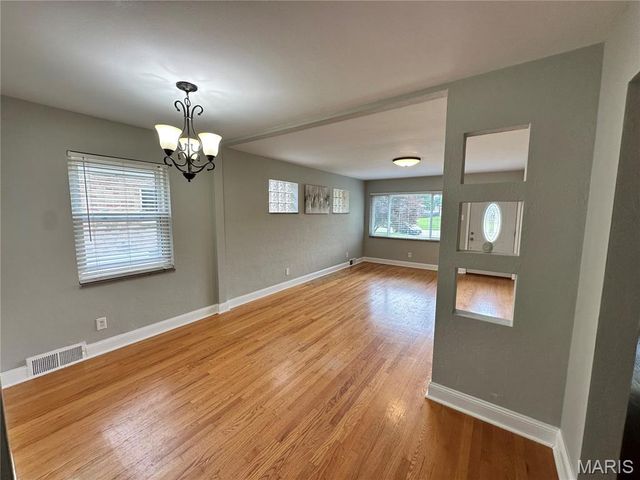 3951 E Dallas Court, Unincorporated, MO 63125