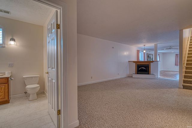 2733 Blue Lake Court, Newburgh, IN 47630