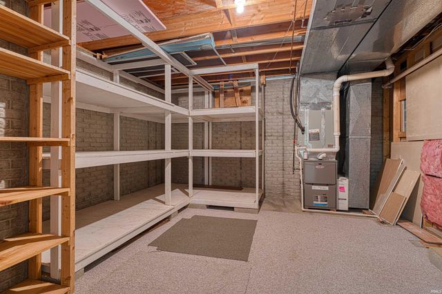 2733 Blue Lake Court, Newburgh, IN 47630