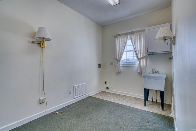 2733 Blue Lake Court, Newburgh, IN 47630