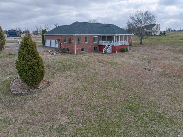 2733 Blue Lake Court, Newburgh, IN 47630