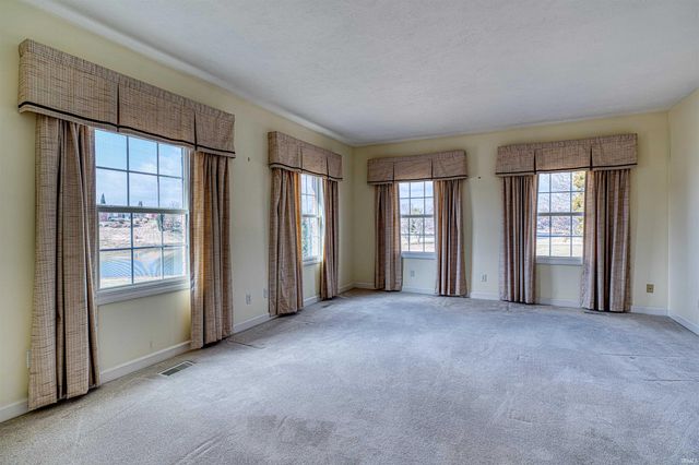 2733 Blue Lake Court, Newburgh, IN 47630