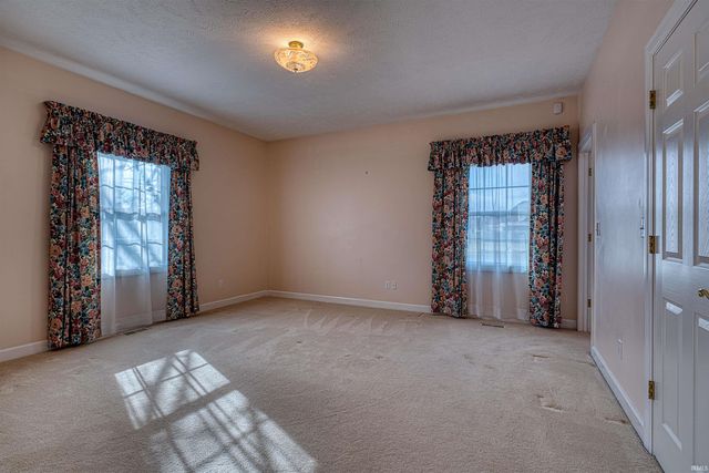 2733 Blue Lake Court, Newburgh, IN 47630