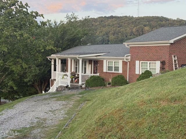103 Peaceful Street, Clintwood, VA 24228