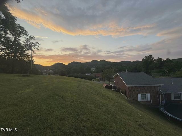 103 Peaceful Street, Clintwood, VA 24228