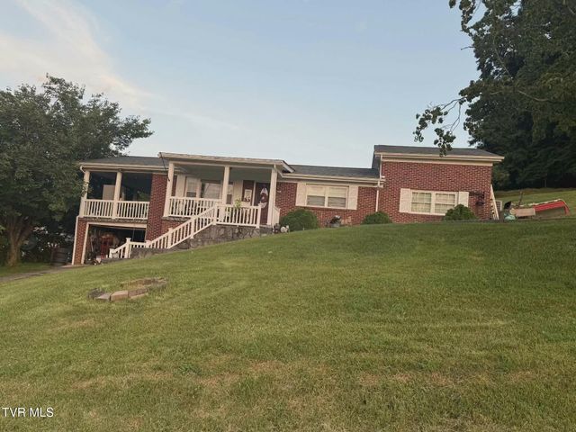 103 Peaceful Street, Clintwood, VA 24228