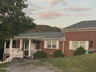 103 Peaceful Street, Clintwood, VA 24228