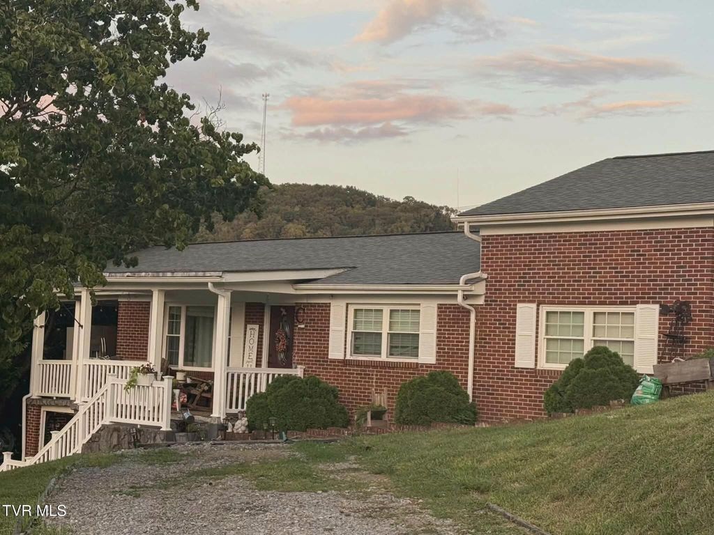 103 Peaceful Street, Clintwood, VA 24228