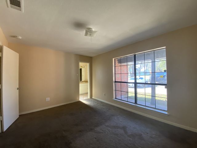 724 N Elm Street, Lancaster, TX 75146