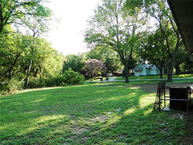 724 N Elm Street, Lancaster, TX 75146