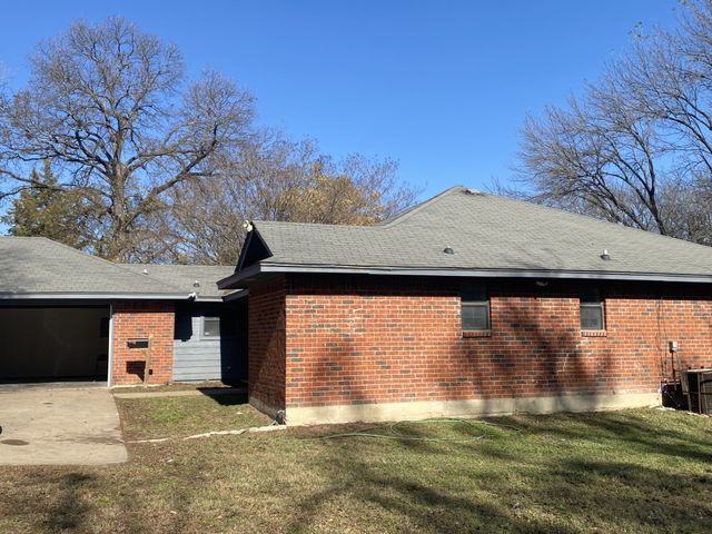 724 N Elm Street, Lancaster, TX 75146