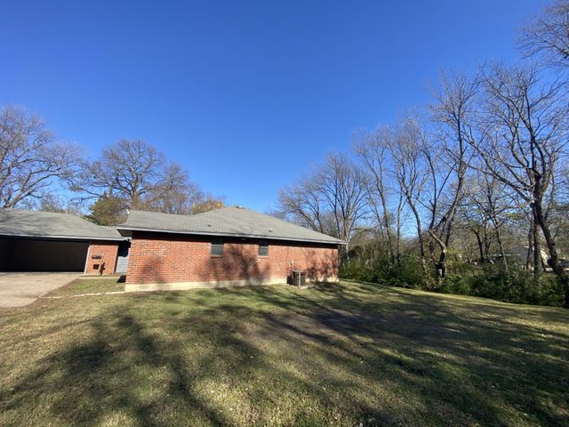 724 N Elm Street, Lancaster, TX 75146