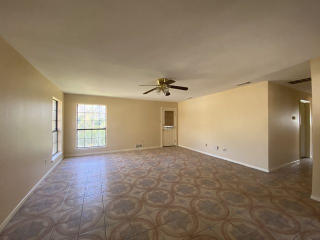 724 N Elm Street, Lancaster, TX 75146