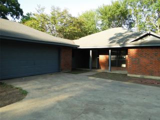 724 N Elm Street, Lancaster, TX 75146