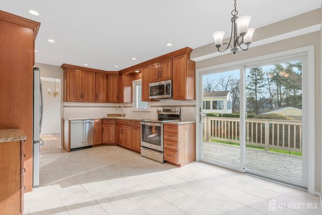 128 Hazelwood Avenue, Middlesex, NJ 08846