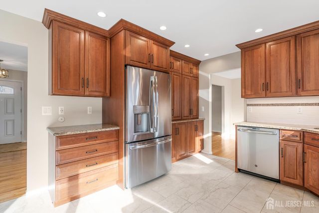 128 Hazelwood Avenue, Middlesex, NJ 08846