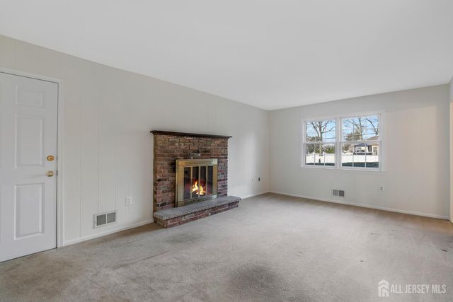 128 Hazelwood Avenue, Middlesex, NJ 08846