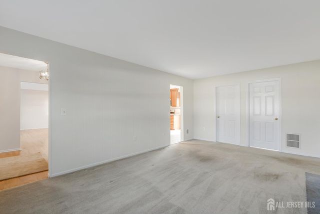 128 Hazelwood Avenue, Middlesex, NJ 08846