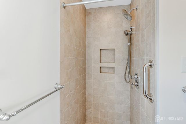 128 Hazelwood Avenue, Middlesex, NJ 08846