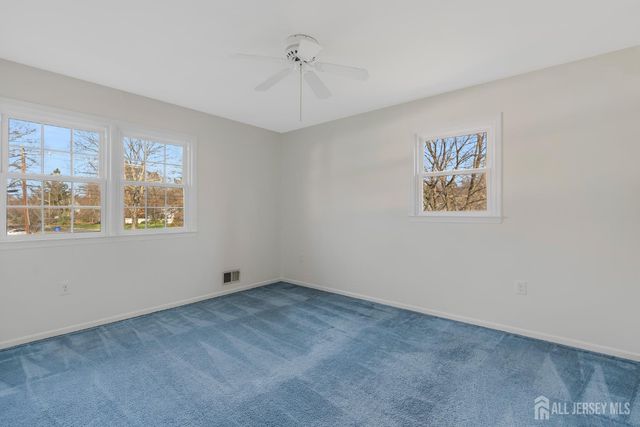 128 Hazelwood Avenue, Middlesex, NJ 08846