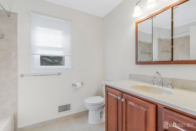 128 Hazelwood Avenue, Middlesex, NJ 08846