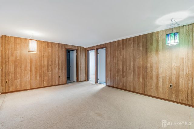 128 Hazelwood Avenue, Middlesex, NJ 08846