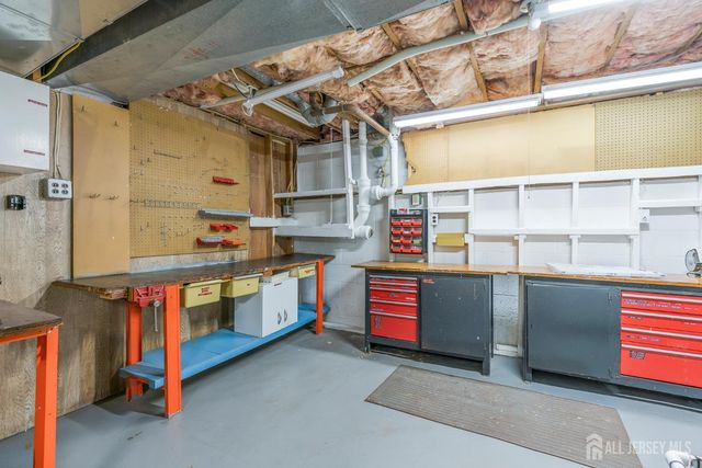 128 Hazelwood Avenue, Middlesex, NJ 08846