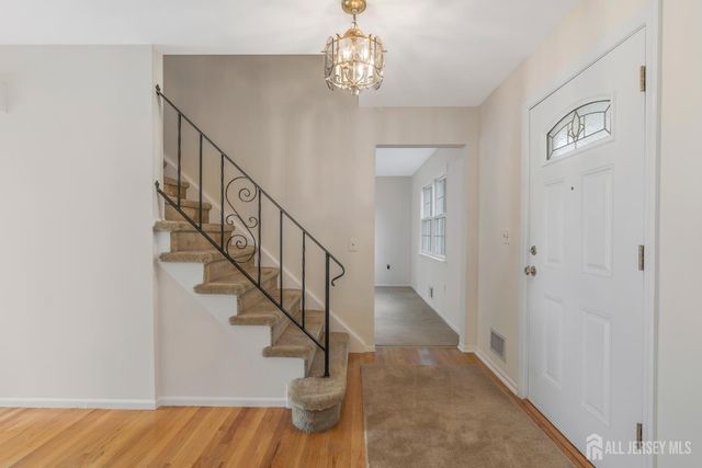 128 Hazelwood Avenue, Middlesex, NJ 08846