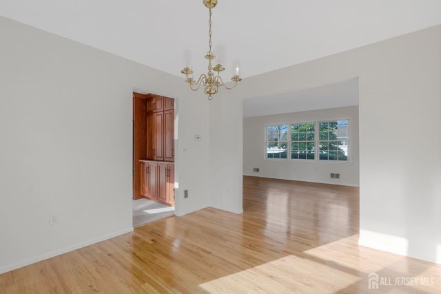 128 Hazelwood Avenue, Middlesex, NJ 08846