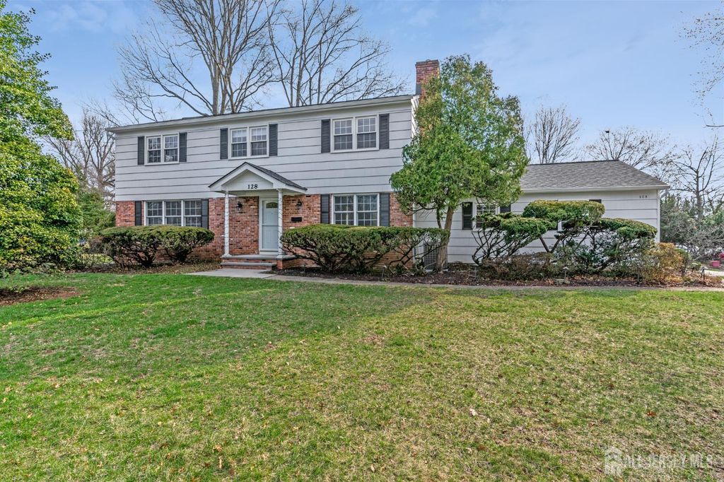 128 Hazelwood Avenue, Middlesex, NJ 08846