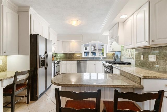 6 Appleton St 2, Watertown, MA 02472