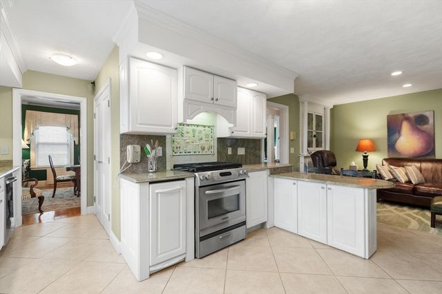 6 Appleton St 2, Watertown, MA 02472