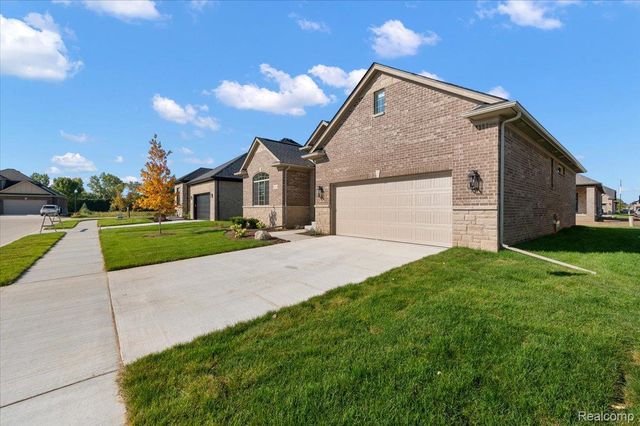 56667 Via Bellano 32, Macomb Township, MI 48042