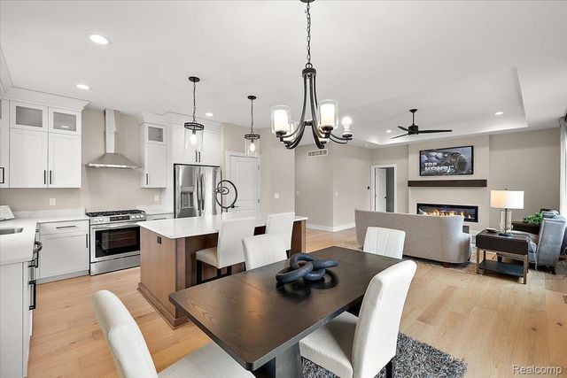 56667 Via Bellano 32, Macomb Township, MI 48042