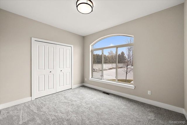 56667 Via Bellano 32, Macomb Township, MI 48042