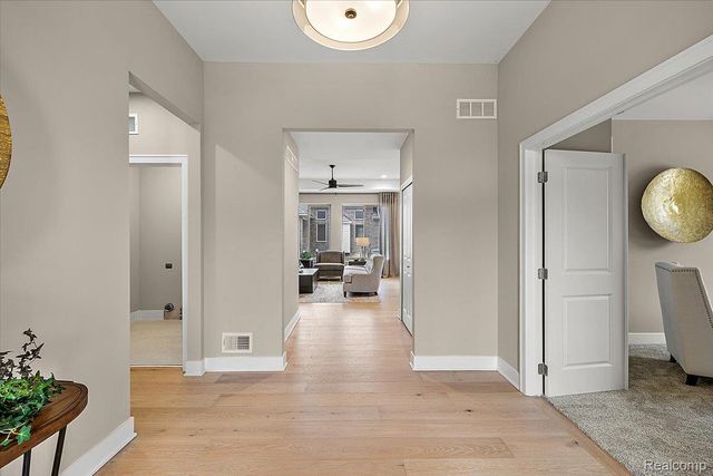 56667 Via Bellano 32, Macomb Township, MI 48042