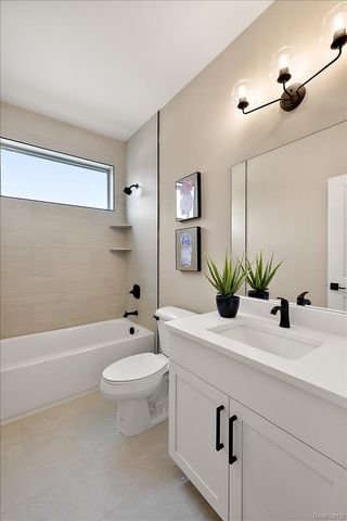 56667 Via Bellano 32, Macomb Township, MI 48042