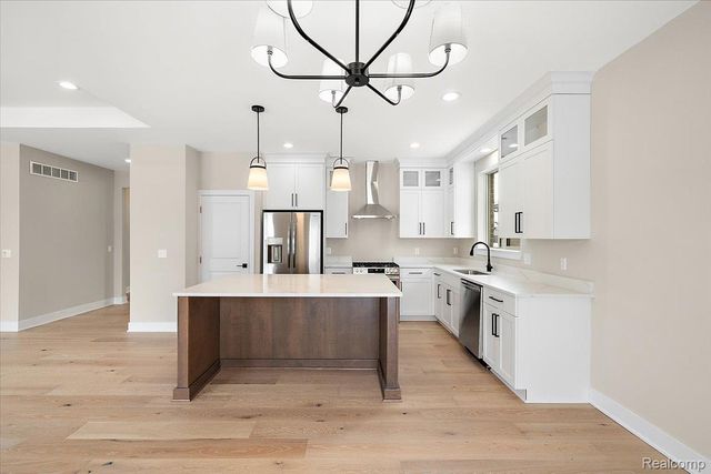 56667 Via Bellano 32, Macomb Township, MI 48042