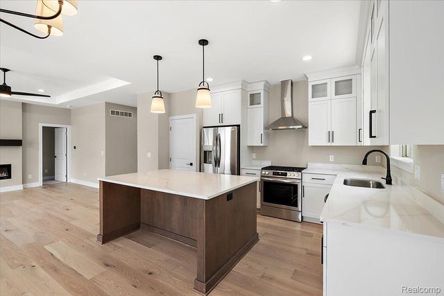 56667 Via Bellano 32, Macomb Township, MI 48042