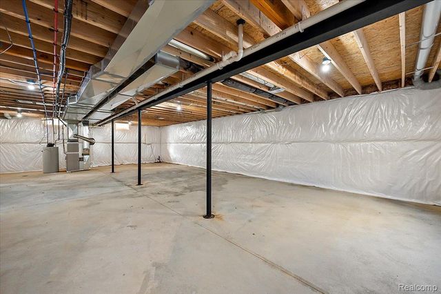 56667 Via Bellano 32, Macomb Township, MI 48042