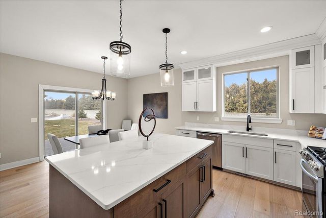 56667 Via Bellano 32, Macomb Township, MI 48042