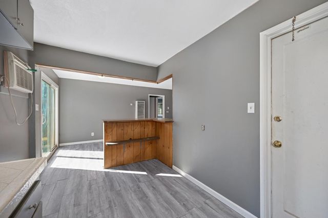 4921 71st St, Sacramento, CA 95820
