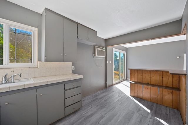 4921 71st St, Sacramento, CA 95820