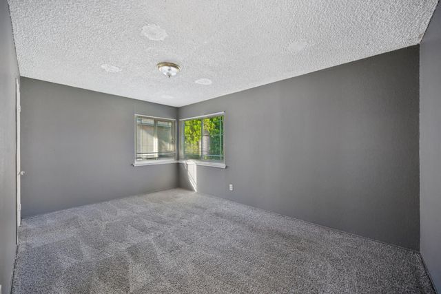 4921 71st St, Sacramento, CA 95820
