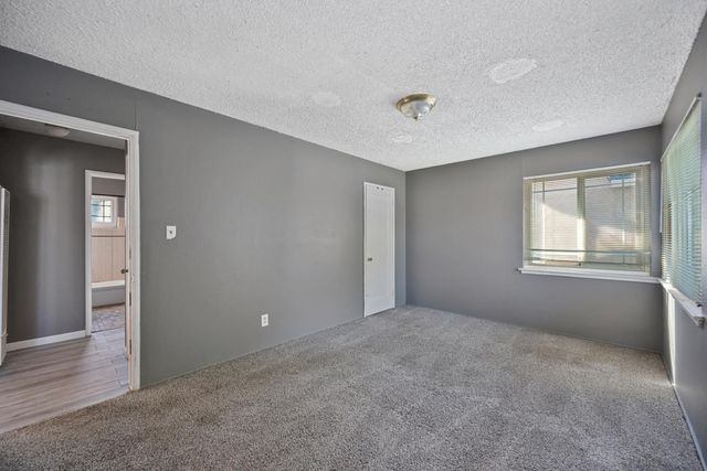 4921 71st St, Sacramento, CA 95820